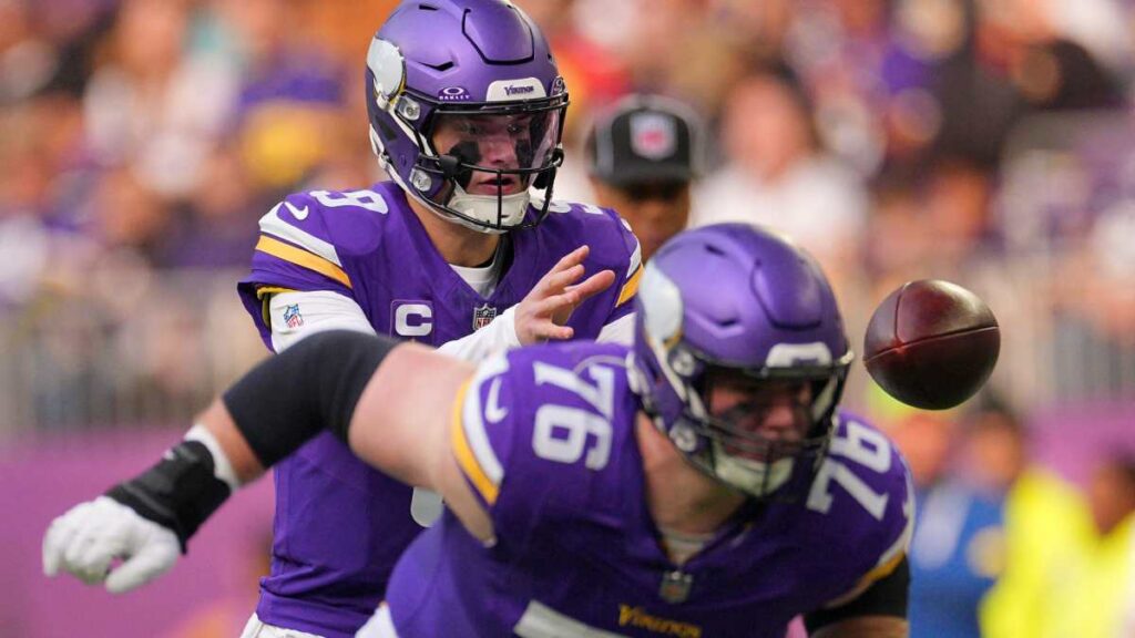 J.J. McCarthy durante el Vikings vs Commanders