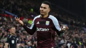 Aston Villa consolida su buen momento derrotando al Manchester United