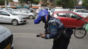 Pico y placa en Bogotá para este martes, 23 de diciembre de 2025: horarios, restricciones y vehículos exentos