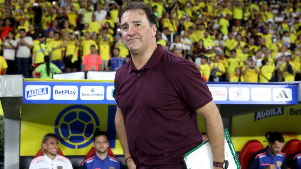Néstor Lorenzo, DT de la Selección Colombia en el Estadio Metropolitano de Barranquilla.