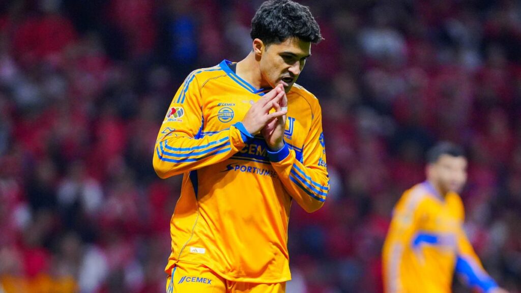 Toluca logró el bicampeonato ante Tigres: Helinho encendió la final, Paulinho empató el global y Alexis Vega selló con penalti.