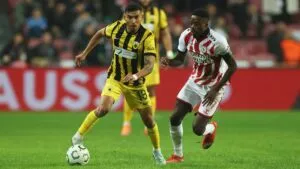 Orbelín Pineda y el AEK terminan con el invicto del Samsunspor en Conference League