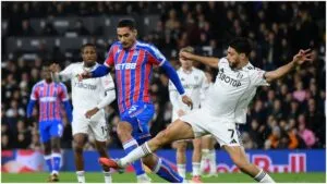 Crystal Palace gana sobre la hora: Raúl Jiménez no puede evitar la derrota del Fulham