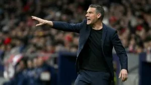 Real Oviedo termina con nueve y rescata punto insuficiente ante el Mallorca