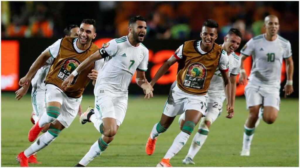 Riyad Mahrez presume jerarquía, visión y capacidad para generar desequilibrio por las bandas | Reuters