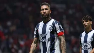 Sergio Ramos anota un histórico gol en su último partido con Rayados