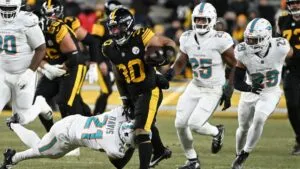 Rodgers y la defensa de los Steelers sellan el destino de los Dolphins en el cierre de la Semana 15