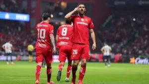 Toluca sufre para alcanzar su segunda final consecutiva ante unos combativos Rayados