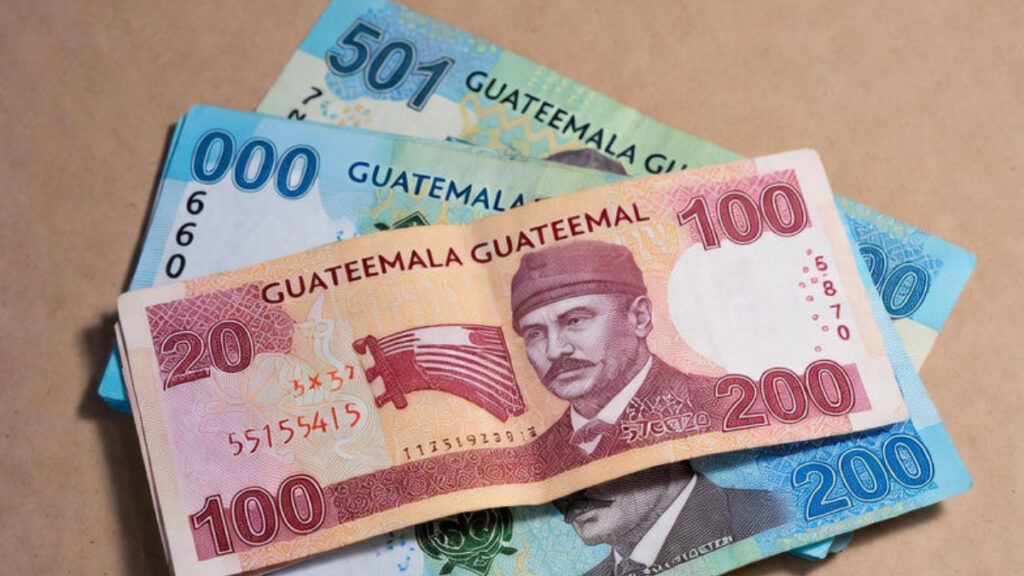 Dinero de Guatemala.