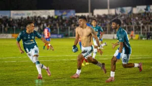 Antigua baja a Xelajú, clasifica a semifinales y va por la defensa del título