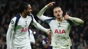 Tottenham golea al Slavia Praga y se afianza en puestos de Playoffs
