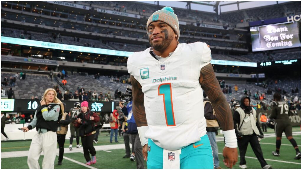 Tua Tagovailoa tendría un pie fuera de Miami. 
IMAGN IMAGES via Reuters Connect
