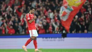 Vangelis Pavlidis salva la noche y le da la victoria al Benfica sobre el Famalicao