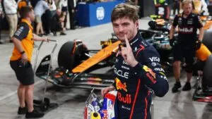 Max Verstappen se lleva la pole en Abu Dhabi y aprieta más la lucha por el campeonato