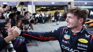 Verstappen celebra su pole en Abu Dhabi: “Era lo único que podíamos controlar”