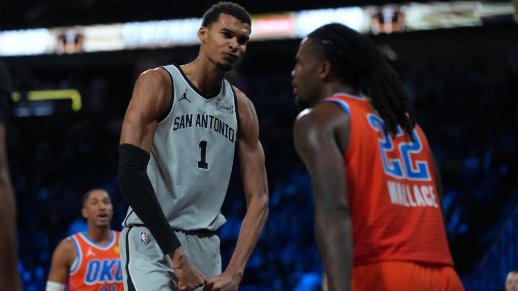 Wembanyama imoulsa el triunfo de los Spurs