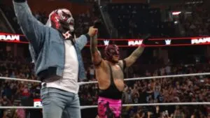 Penta reaparece en RAW y rescata a Rey Mysterio tras estar fuera por lesión