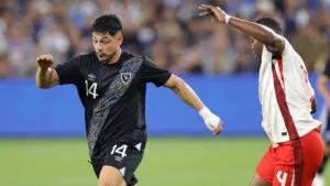 Darwin Lom y un mensaje "egoísta" para los fanáticos de Comunicaciones