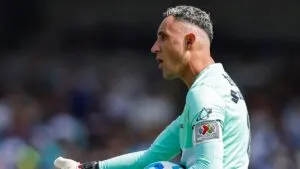 Keylor Navas y Saprissa, dos caminos difíciles de unir