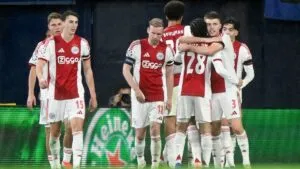 ¡Ajax sigue con vida! Remontada en La Cerámica y derrota del Villarreal