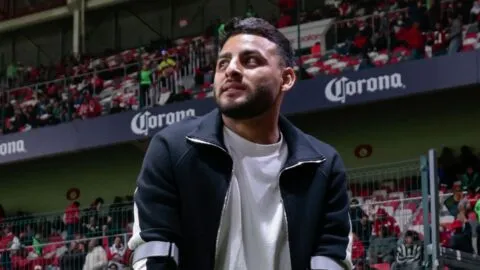 Alexis Vega revela que se hubiera quedado en Chivas con una reducción de salario