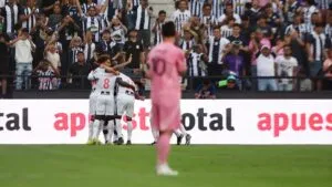 Paolo Guerrero y Alianza Lima aplastan al Inter Miami de Leo Messi