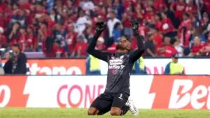 Andrés Mosquera Marmolejo celebra sus 100 partidos con Santa Fe