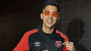 Ángel Zaldívar se suma a Alajualense: "Vengo al equipo más grande del país"