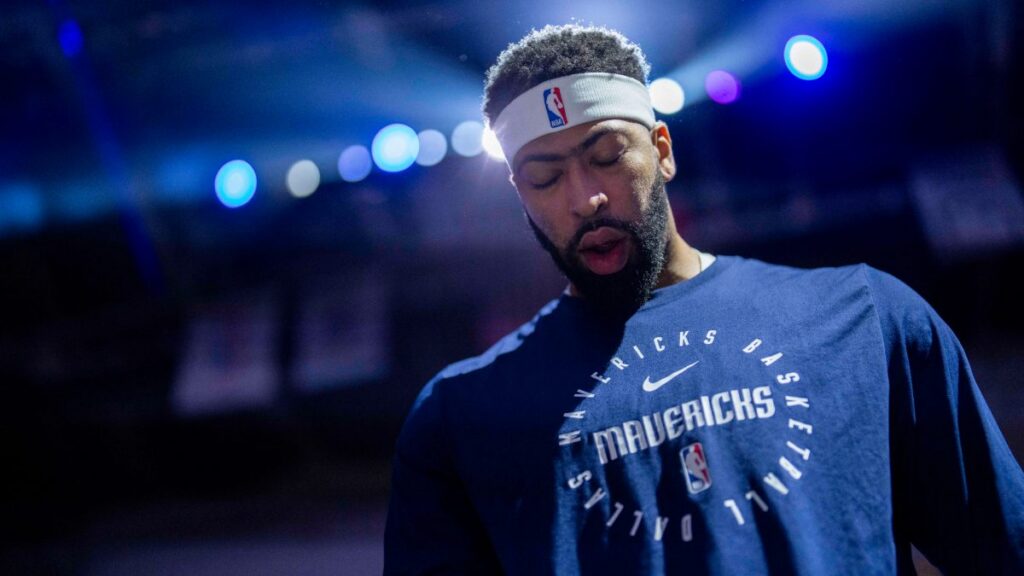 Anthony Davis evitará cirugía pero estará fuera varias semanas con los Mavericks
