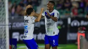 Anthony Martial se estrena como goleador con Rayados en la Liga MX