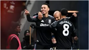 Aston Villa avanza en la FA Cup, pero Tottenham le complica en un partido que parecía cerrado