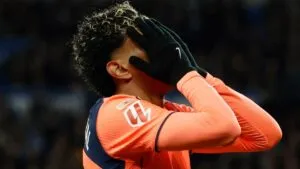 La Real Sociedad detiene al Barcelona en un partido lleno de polémica