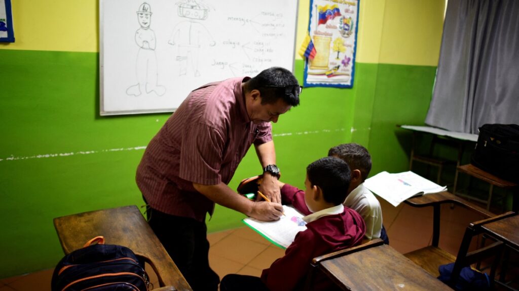 Estudiantes durante una clase