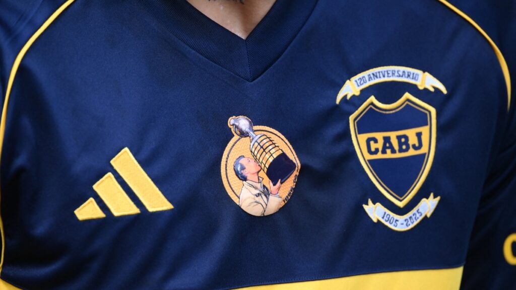 Camiseta de Boca Juniors ante Millonarios. - Luis Robayo, AFP.