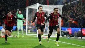 Bournemouth derrota al Liverpool con gol de último minuto