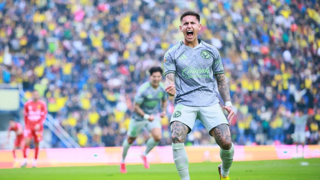 Brian Rodríguez en festejo de gol