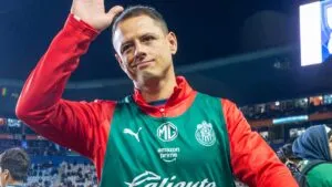 “Ahí está el penal que volé”: Chicharito ironiza con su error ante Cruz Azul