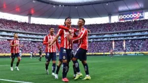 Chivas domina a Pachuca e inicia el Clausura 2026 con el pie derecho