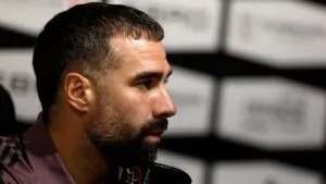 Dani Carvajal y la eliminación del Real Madrid: "Hemos tocado fondo; pedimos perdón a la afición"