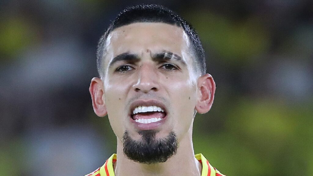 Daniel Muñoz fue incluido en el once ideal de los hinchas del 2025 en la Premier League