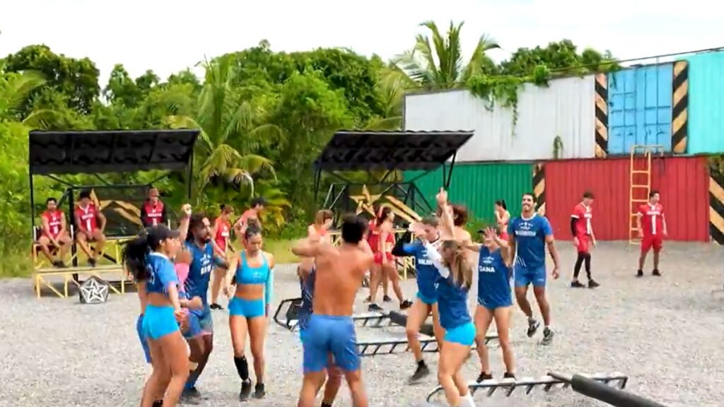 El equipo Azul celebró la victoria del duelo de la Supervivencia