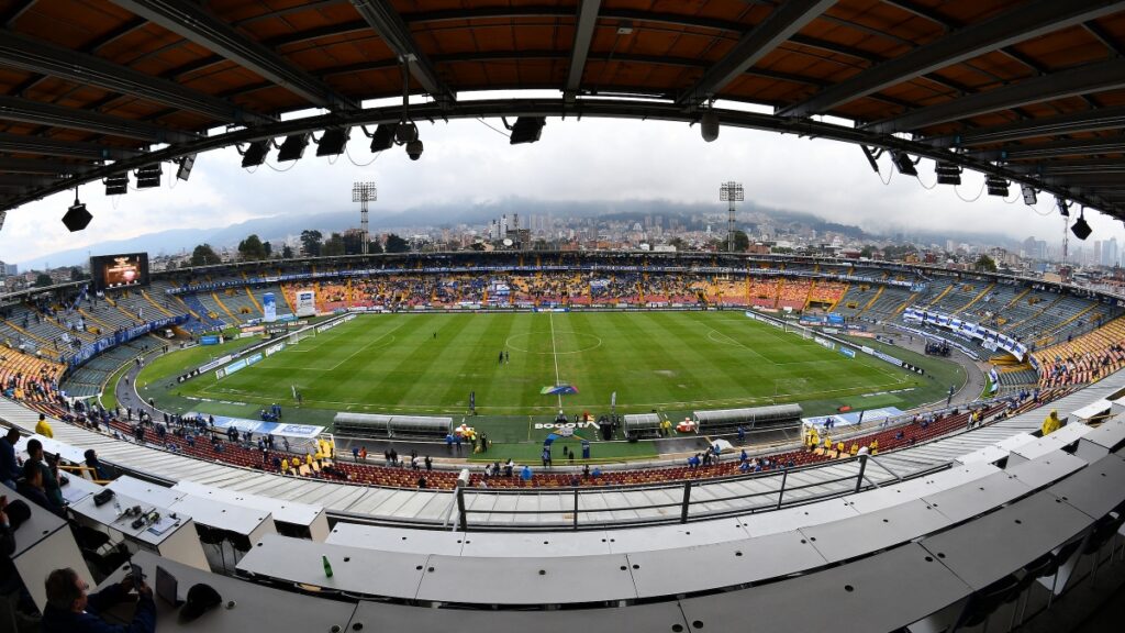 El Estadio Nemesio Camacho El Campín y el mal estado de su grama