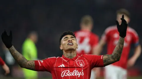 Nottingham Forest le hace la maldad al Ferencvaros y ambos van al Playoff