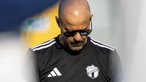 Fantasma Figueroa presiona por los refuerzos en Comunicaciones: “Tres jugadores ya están listos”