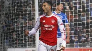 Hat-trick de Gabriel Martinelli guía al Arsenal en su debut de FA Cup ante Portsmouth