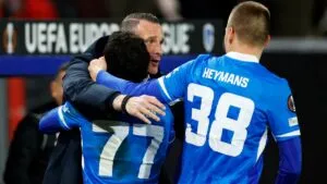 Genk asegura su boleto a playoffs ante Utrecht tras caos en el estadio