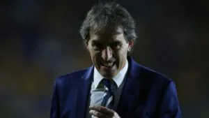 Guillermo Almada señala polémica arbitral en el empate del Oviedo ante Betis