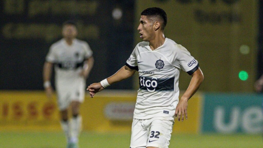 Erik López es nuevo fichaje de Municipal | @elClubOlimpia