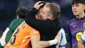 Hansi Flick reconoce el partido del Espanyol y se rinde a Joan García