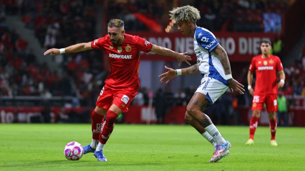 Esteban Solari no habla del fichaje de Héctor Herrera